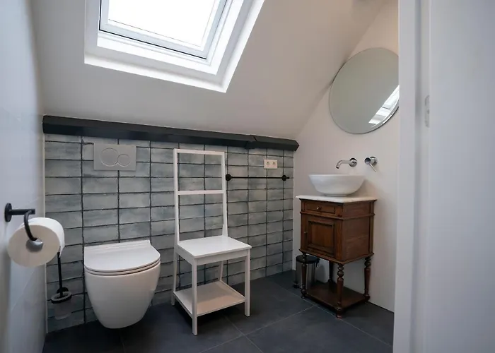 Mir Lo In Adults Only Couette-café 4*